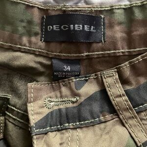 NEW WITH TAGS! Decibel Men's Camouflage Cargo Shorts W34